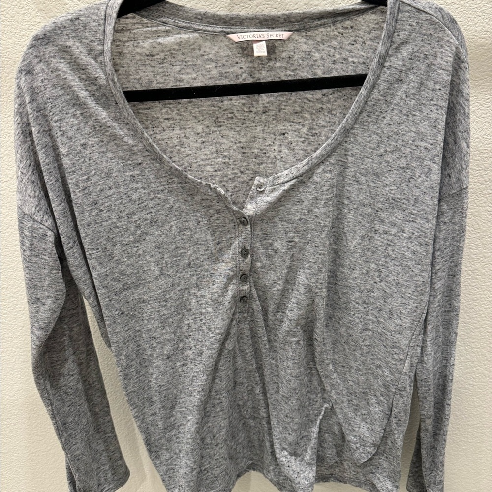 Victoria's Secret soft Gray Women's long sleeve sleep Top